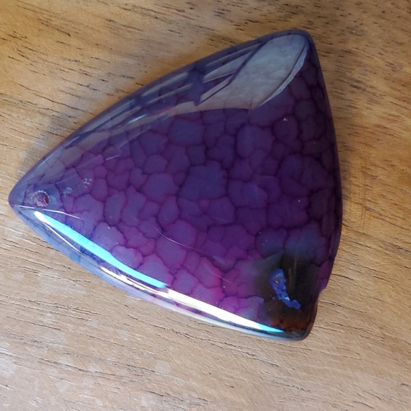 New Dragon Veins Agate Triangle Pendant. - Picture 14 of 16